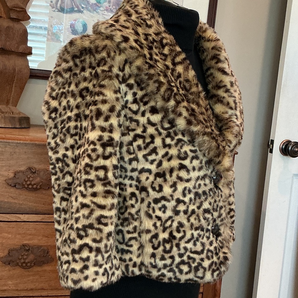 Leopard Print Faux Fur Jacket - Picture 2 of 7